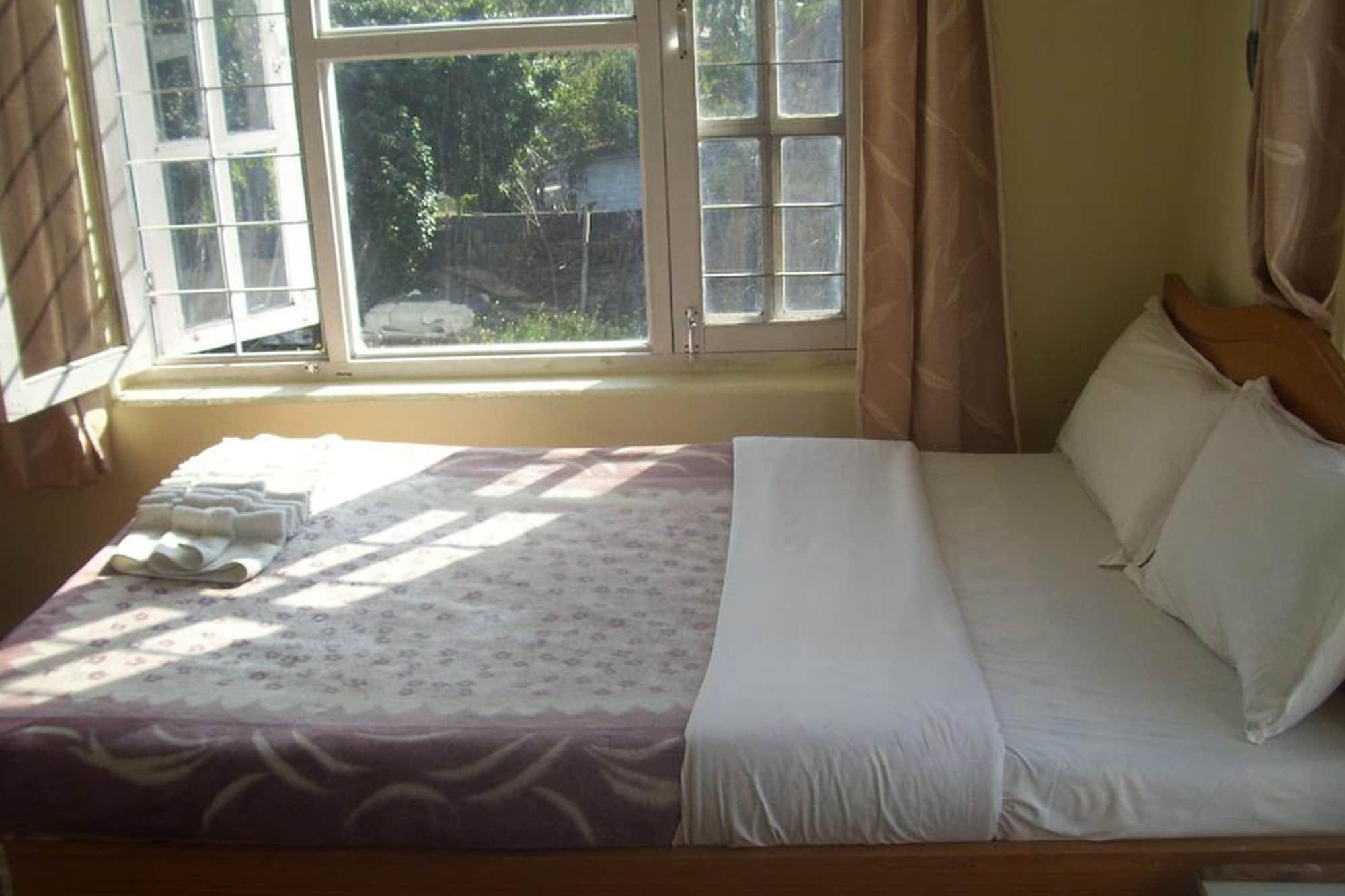 Hotel The Billabong Garden Pokhara Exterior foto