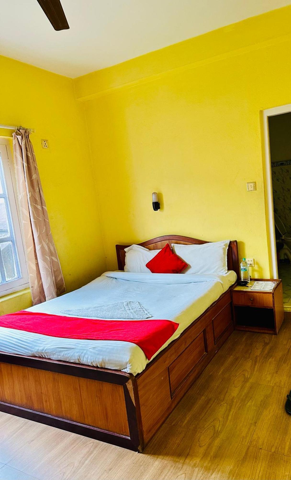 Hotel The Billabong Garden Pokhara Exterior foto