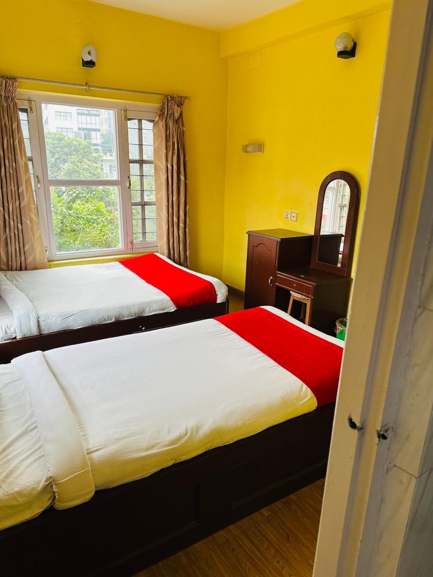 Hotel The Billabong Garden Pokhara Exterior foto