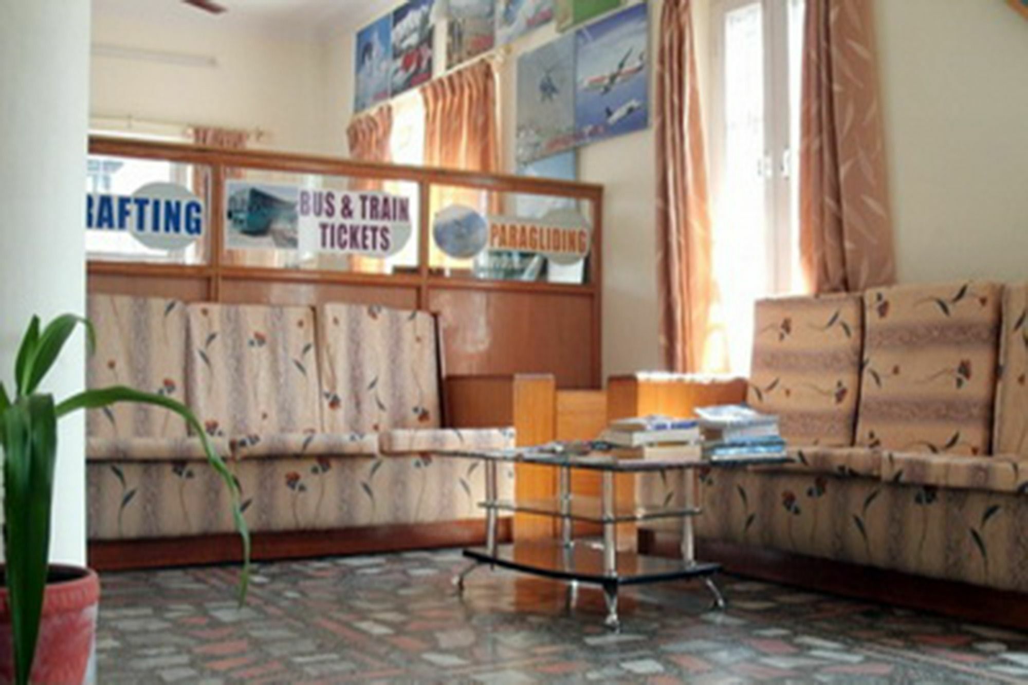 Hotel The Billabong Garden Pokhara Exterior foto